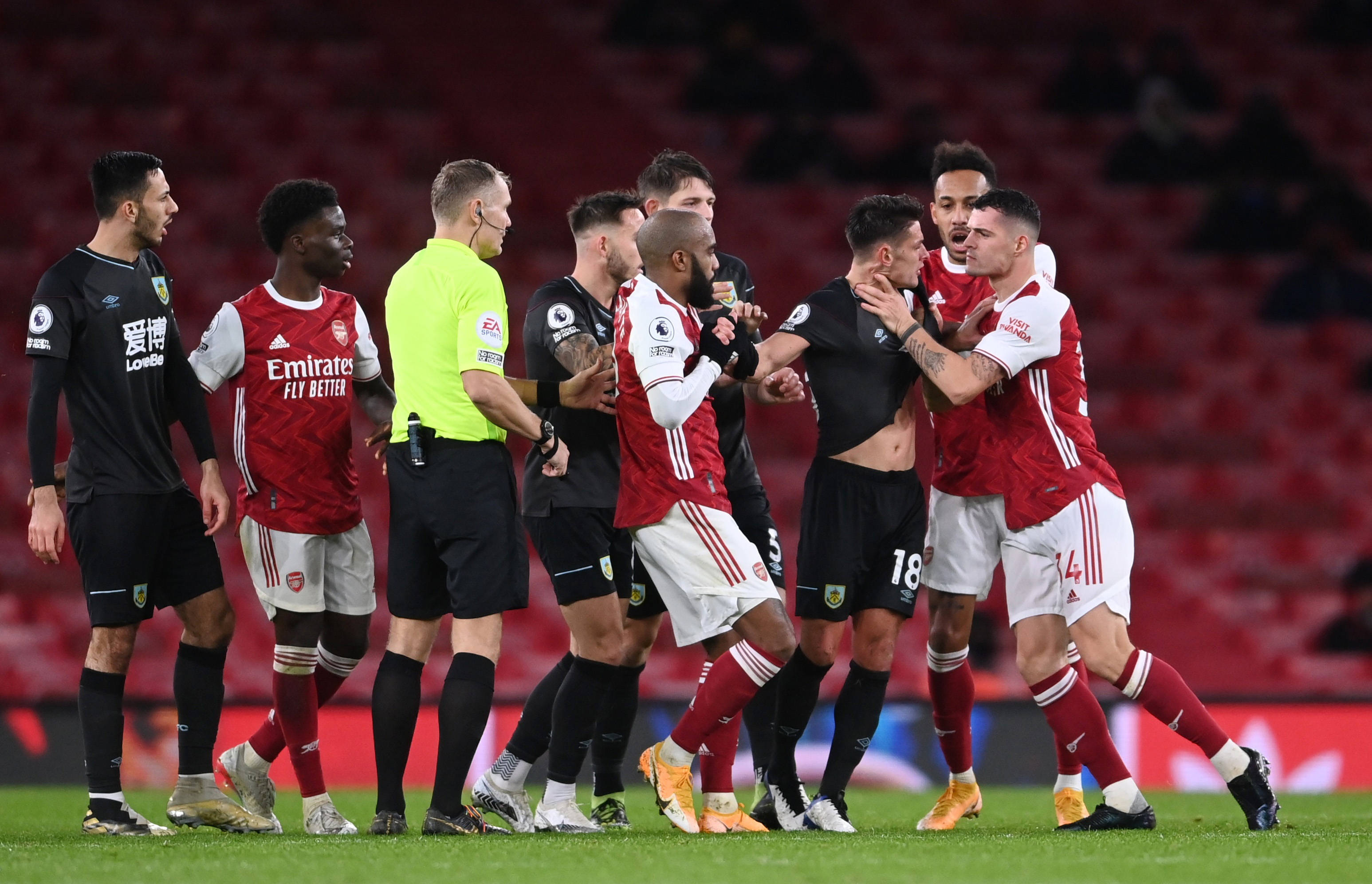 随着球队对 随着球队对